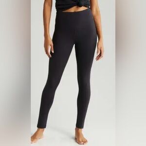 Zella Live In High Waited Leggings || x3